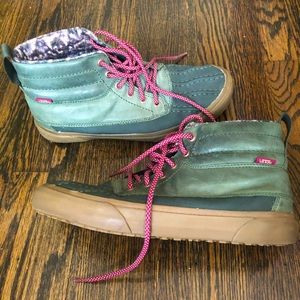 Vans shoes high top, dark green, leopard print/camo lining 9.5 men’s 11 Women’s
